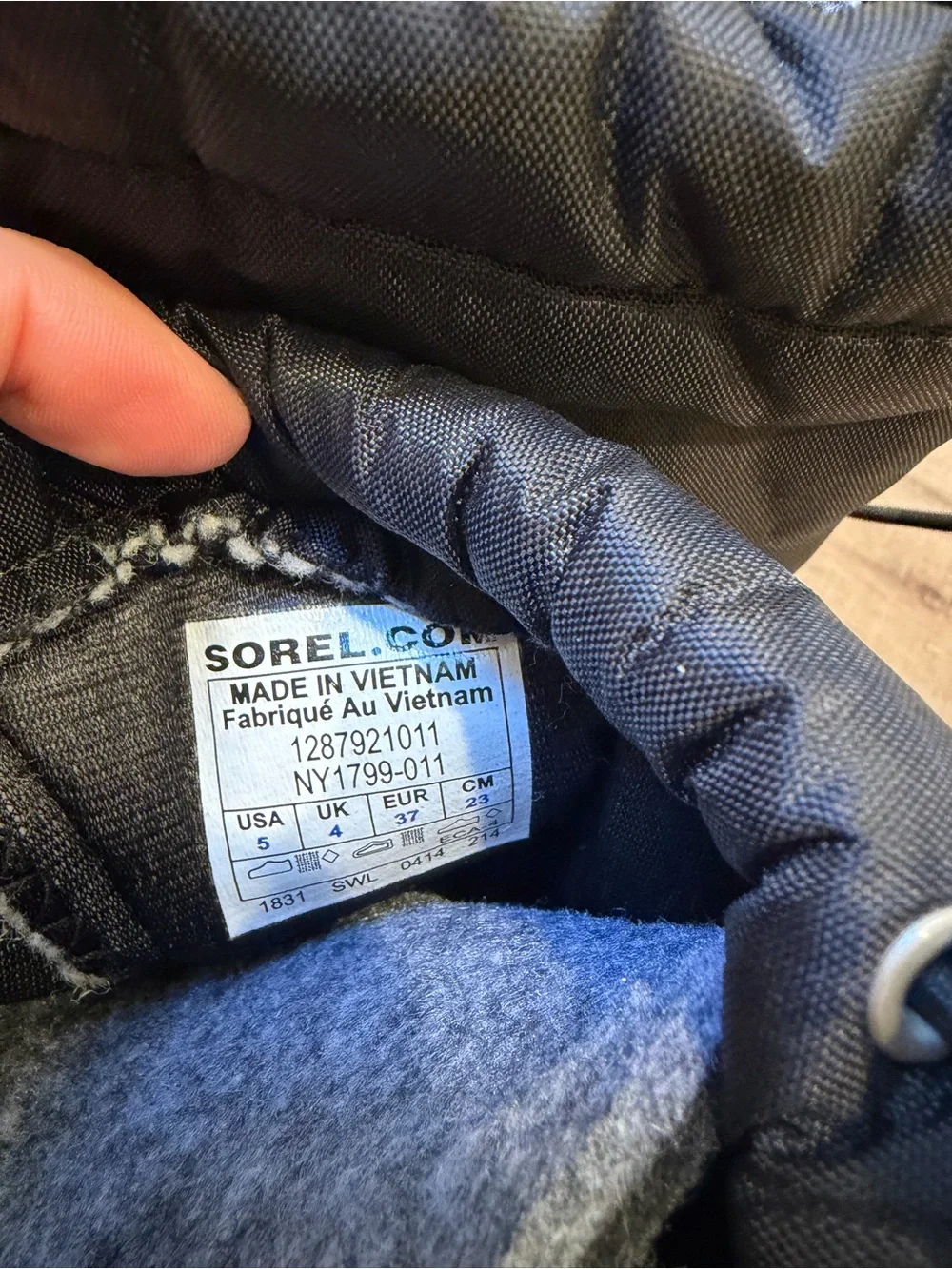 SOREL Black Winter Snow Boots with Drawstring Top YOUTH size 5